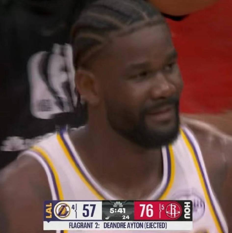 彻底没戏了，艾顿被驱逐了！

湖人落后快20分了，而本次比赛打的最好的艾顿又被驱