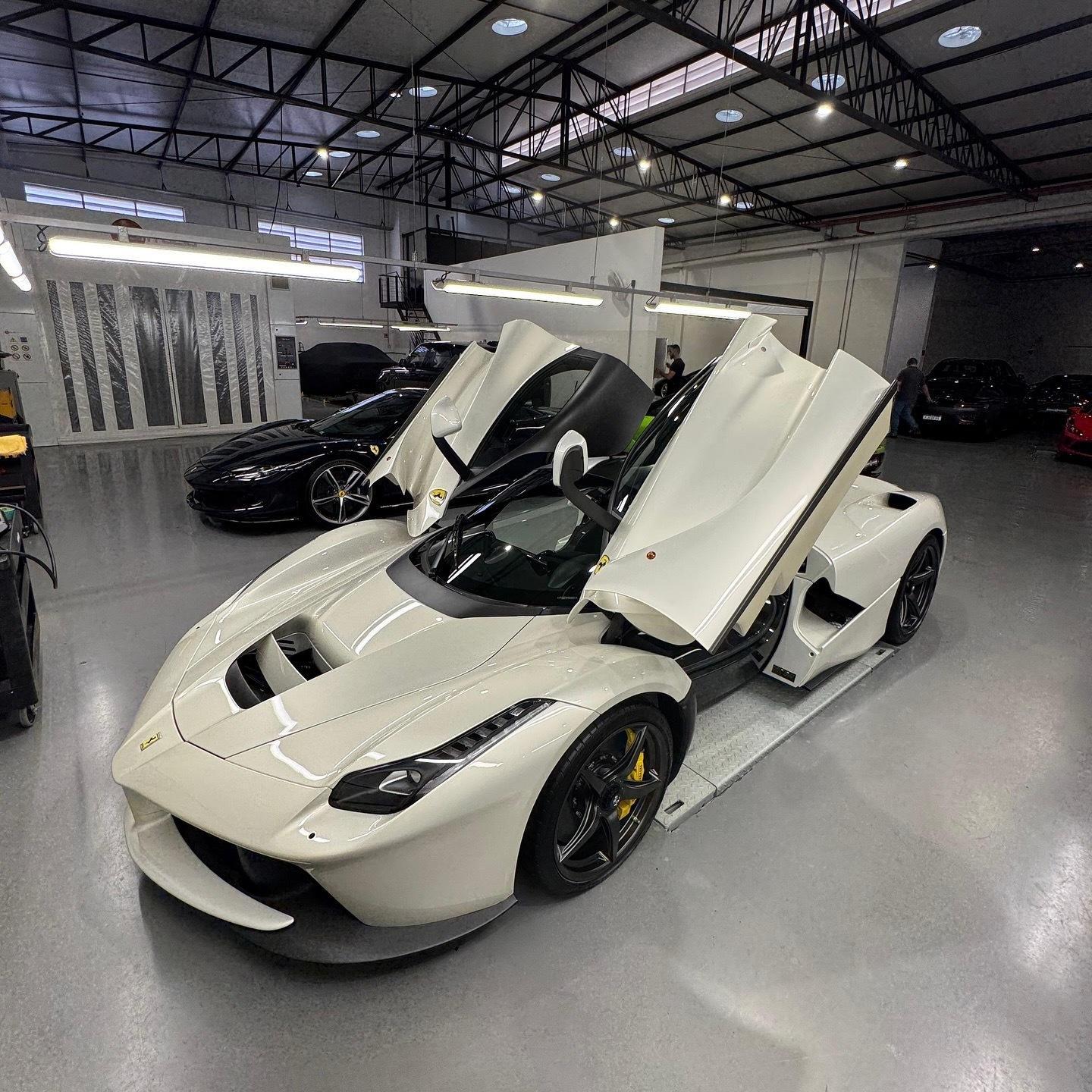 巴西Ferrari LaFerrari  LFA499/499油漆：Bianco