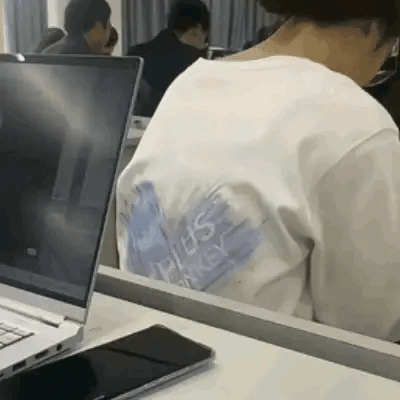 别到最后，自己听课没有听进去，猫咪倒学会了。