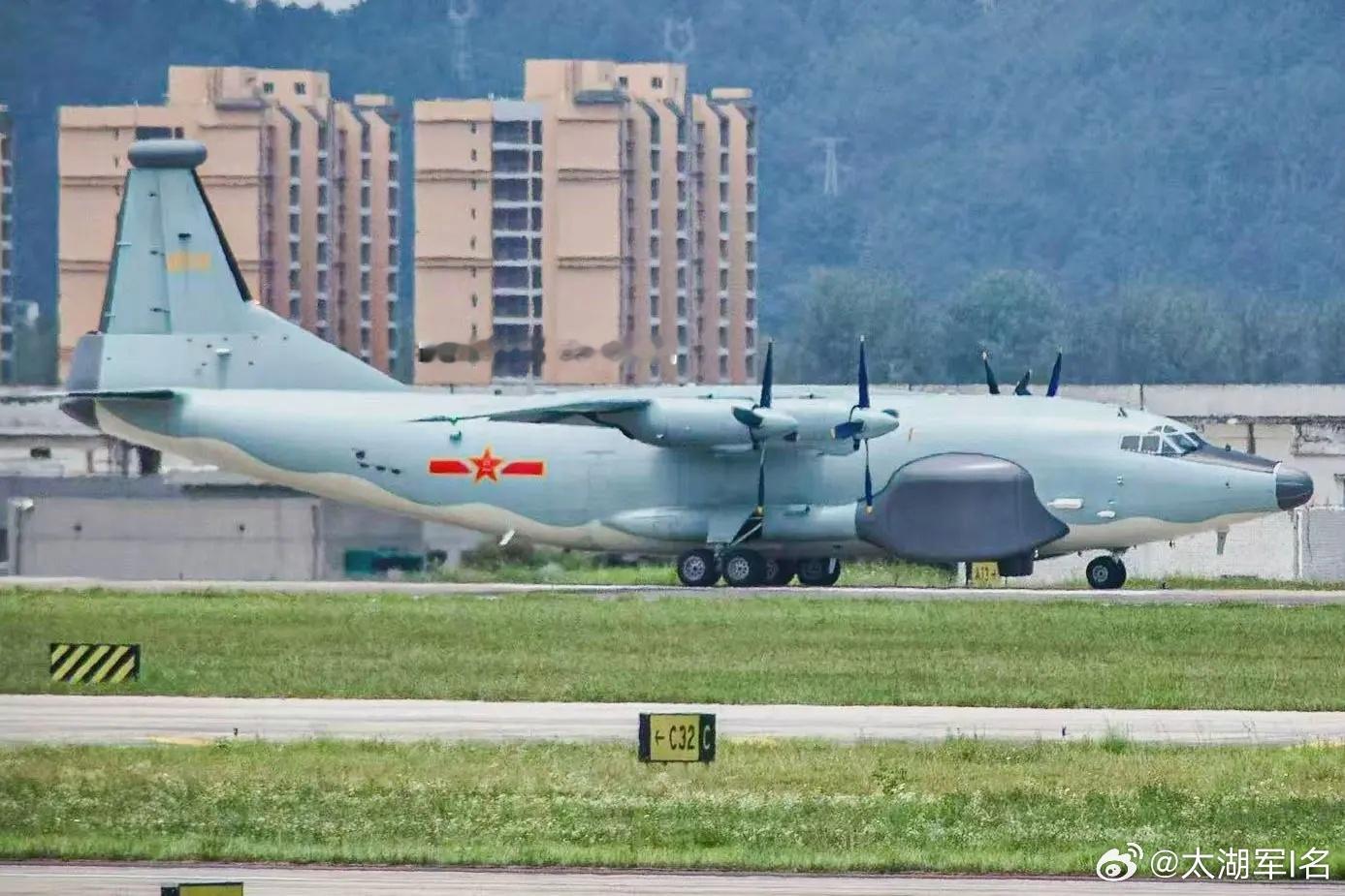 转Y-8远干、某型Y-9。 