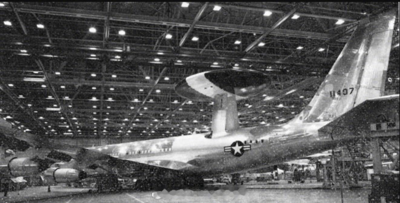 烽火问鼎计划 1972 年 2 月 9 日。波音 EC-137D 首飞。美国空中