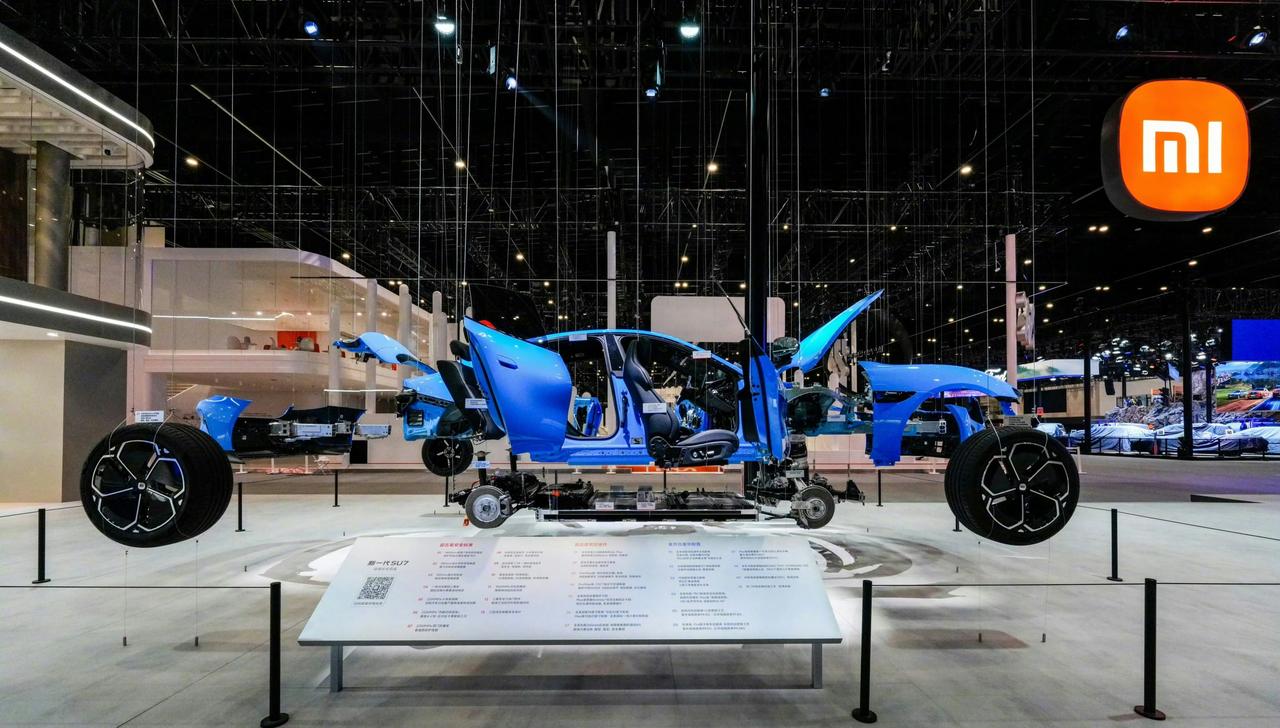 雷军敢在专业人士面前把小米汽车拆解得一览无遗，相比于一些车企，这已经是很大哦勇气