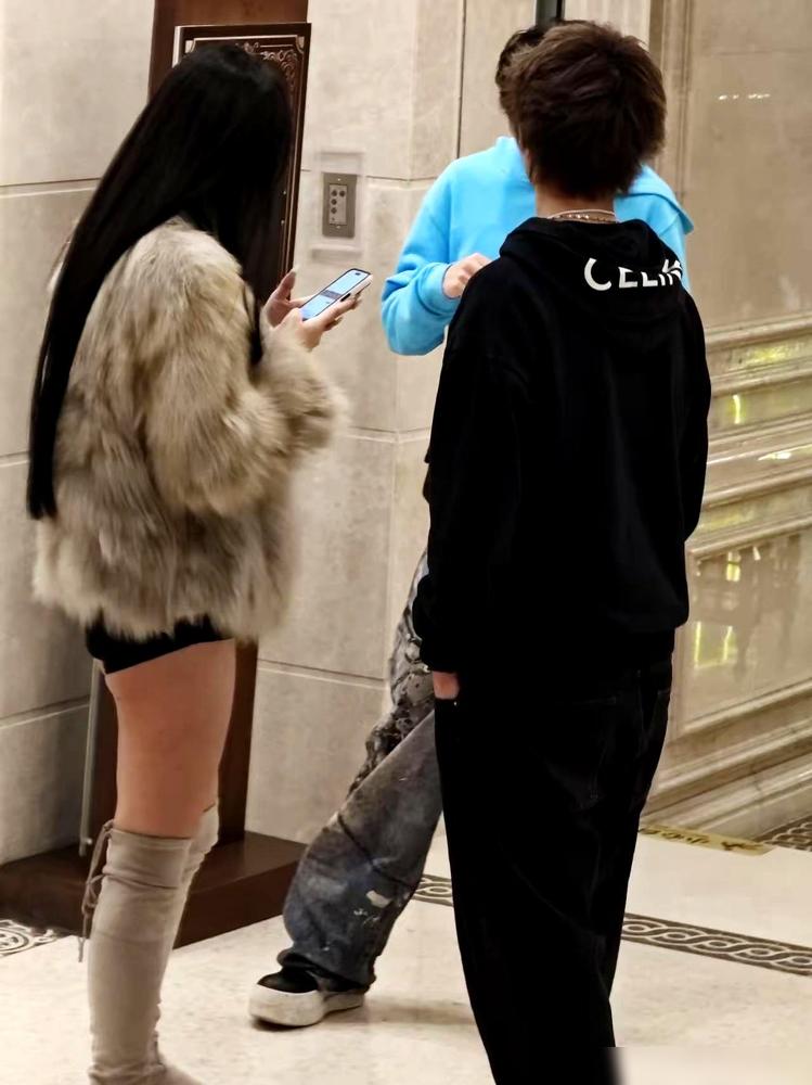 这世道的参差，真能把人看笑了。有个富二代，家里为了稳住他不乱搞，一天往卡里自动转