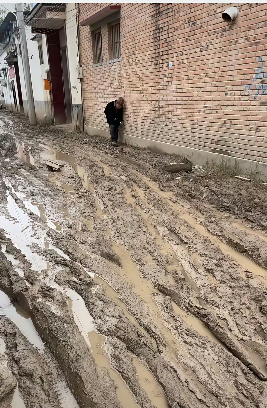 这种乡镇路面已成历史