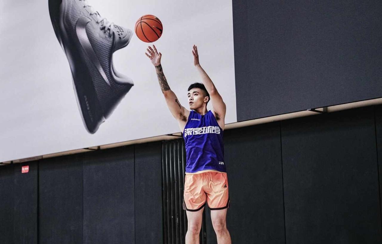 曼巴日🏀
185 体育生 篮球