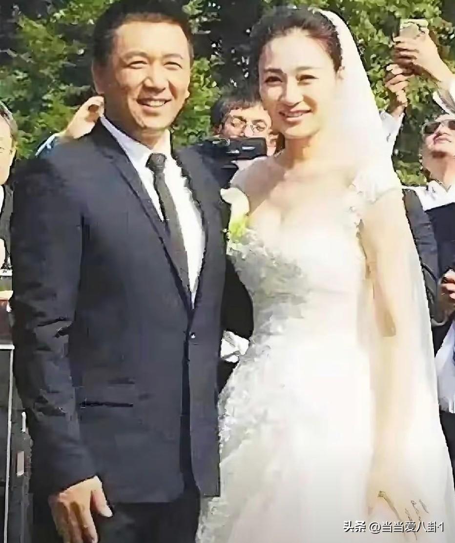 李小冉宣布离婚
其实很早就能看出来有离婚的感觉 两个人走过一段路就已经足够了 各