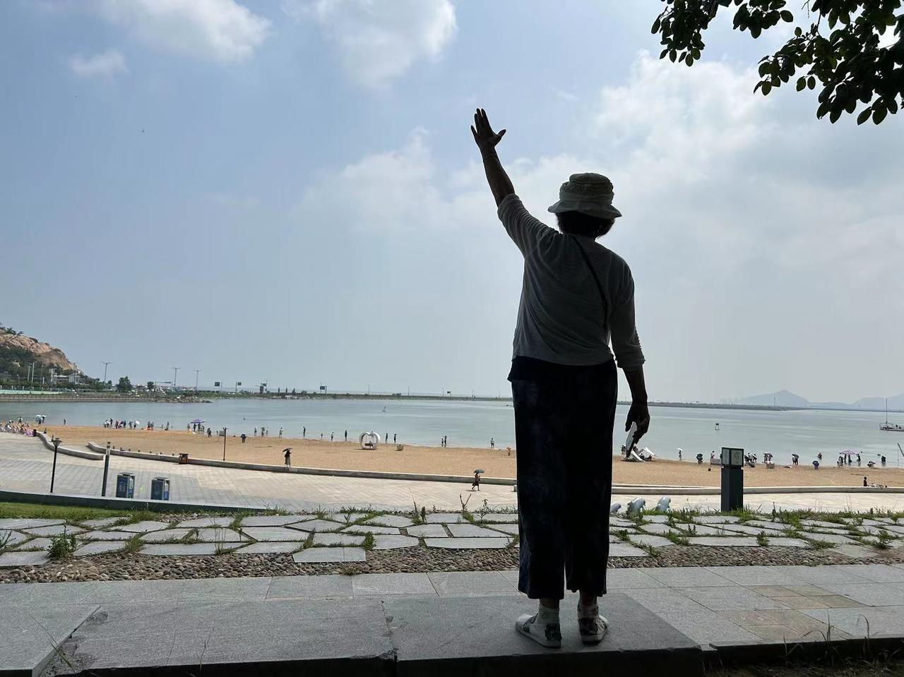 喜欢大海，让人心旷神怡，丢掉一切烦恼！
这是连云港，一个很美的地方！