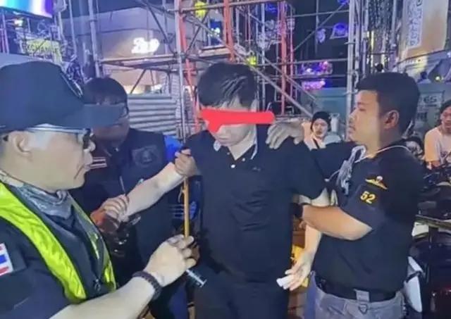 金链劫案！韩国四人组泰国行窃，逃跑路上不忘撒谎：我们其实是…中国人？
 
 

