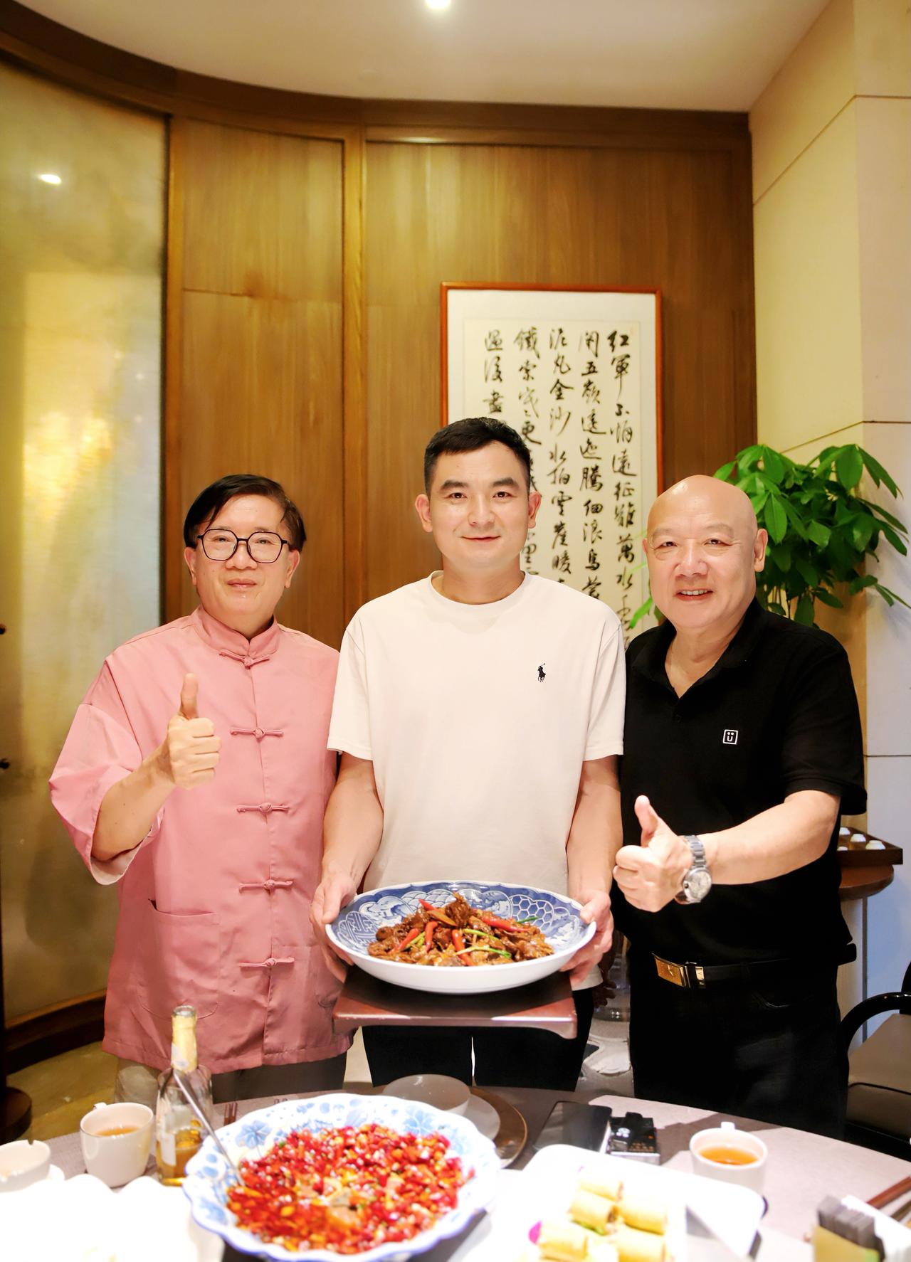 君禧中餐厅：于湖湘烟火里，藏着融合菜的大格局

文/中国湘菜文化大师邓杰

长沙