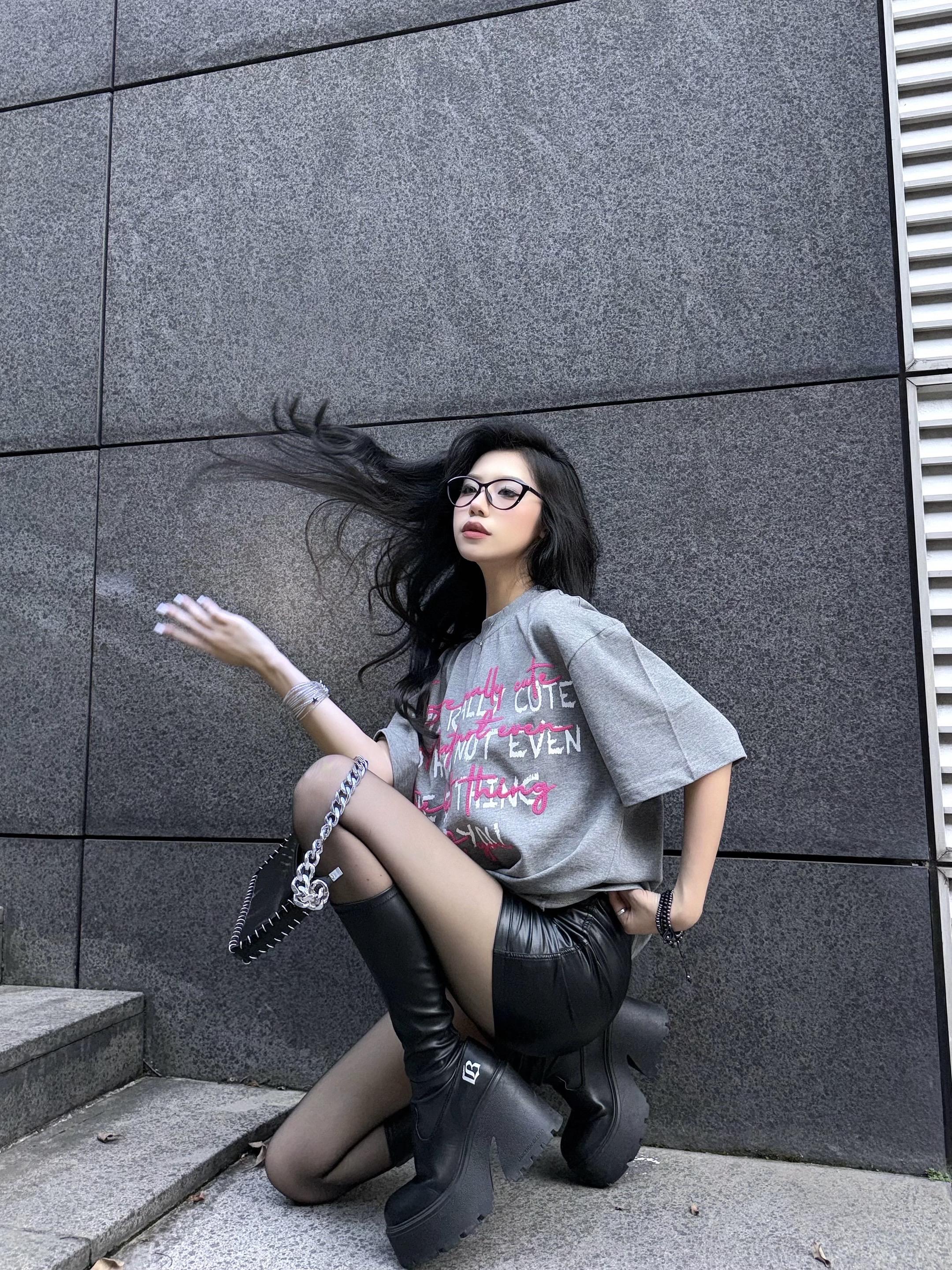 扇你巴掌的时候要问我手疼不疼