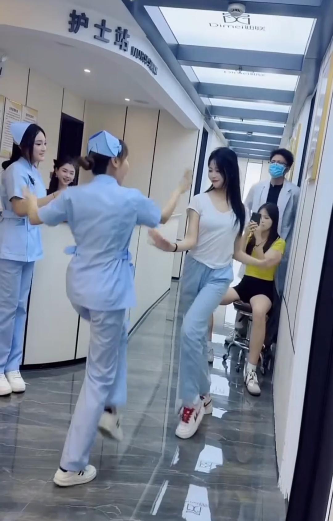 妇幼护士坦言：医院像“超长待机集中营”深夜共事易越界，但忠诚从不是空话
 
湖南