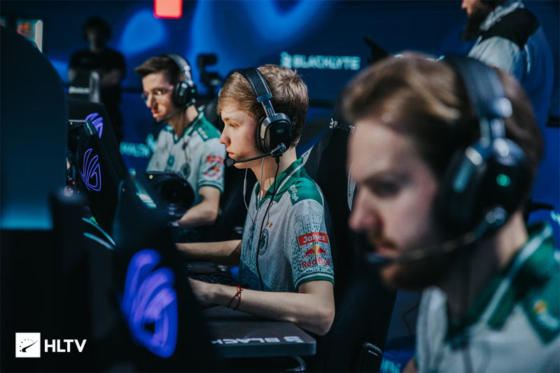 在BLAST鹿特丹公开赛淘汰赛开打前，HLTV采访了NiKo，他所在的Falco