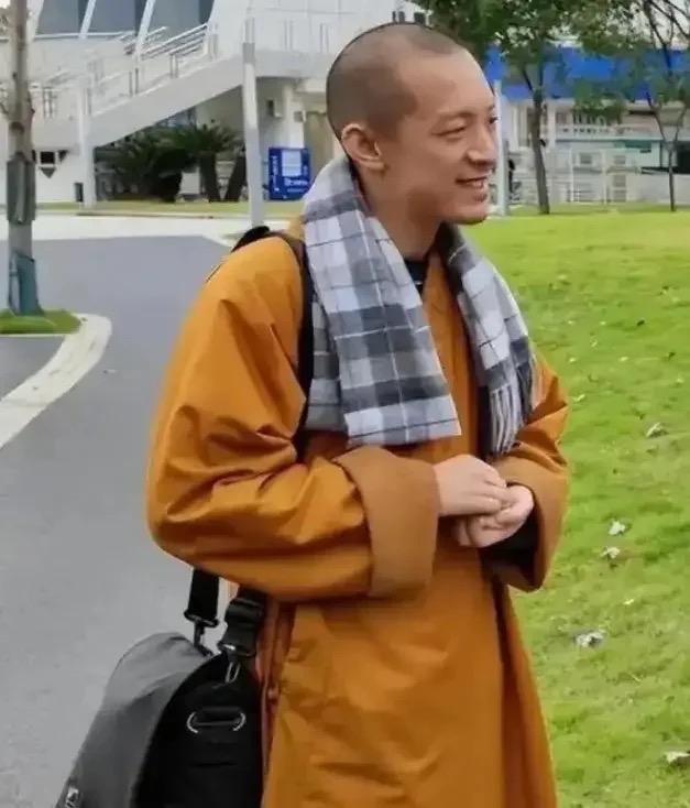 奥赛金牌保送北大，遁入空门十二年，天才最终选择重回人间

曾经轰动全网的北大数学