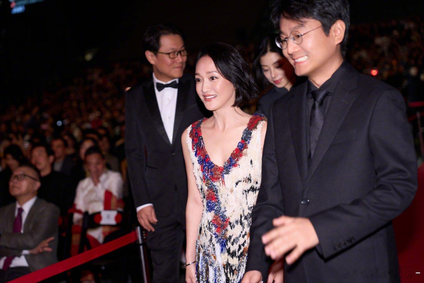 周迅还有四部待映电影周迅还有四部电影静待上映，题材风格各不相同，现实、悬疑、武侠