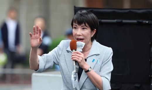 所有人都在等中国对日本出手，结果海关数据一公布，全都懵了，2025年11月，中国