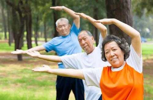 医生提醒：60岁后，运动后这几个信号别硬扛
 
 
很多人到了60岁，更加重视锻