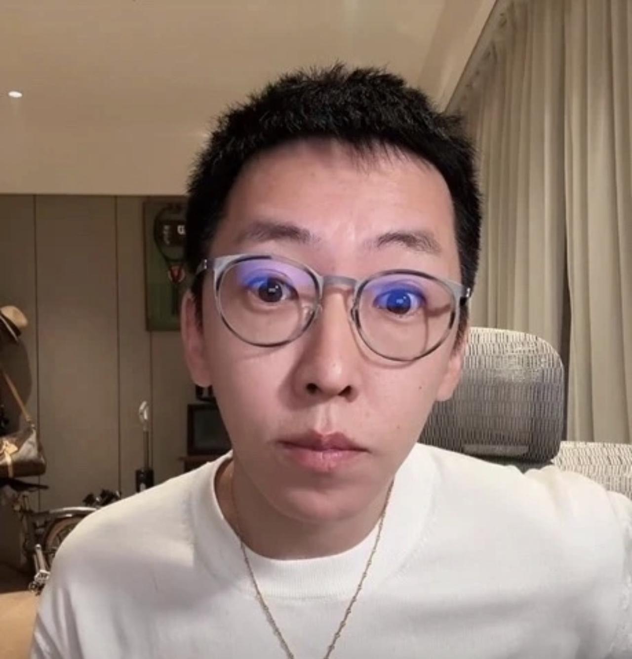 留几手和葛夕离婚后，两个人都是越来越好了，留几手都要有榜一大哥了。不过网友提醒留