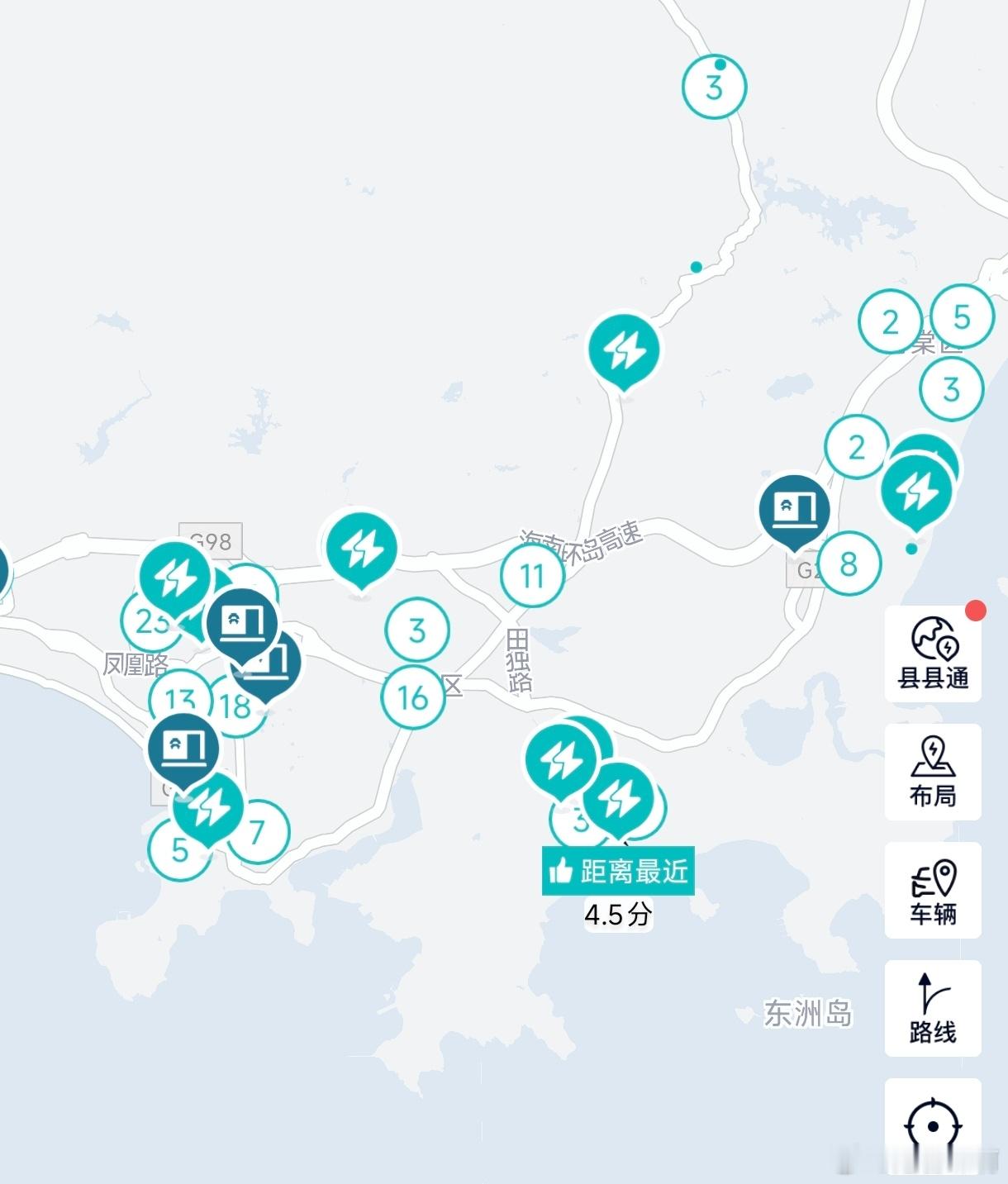 在亚龙湾住两天了。突然发现，这片区域不仅没有一座换电站，连自建的超充站都没有。不