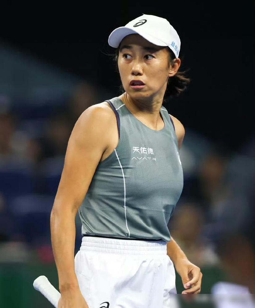 宝刀未老！张帅横扫强敌晋级日本高崎网球挑战赛女单八强，世界排名升至第100位。2