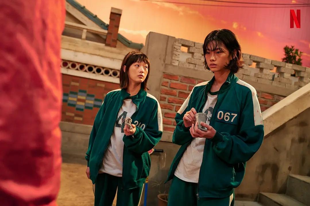 Netflix出品的五部黄暴韩剧，每一部都值得你熬夜追剧！

第一部《鱿鱼游戏 