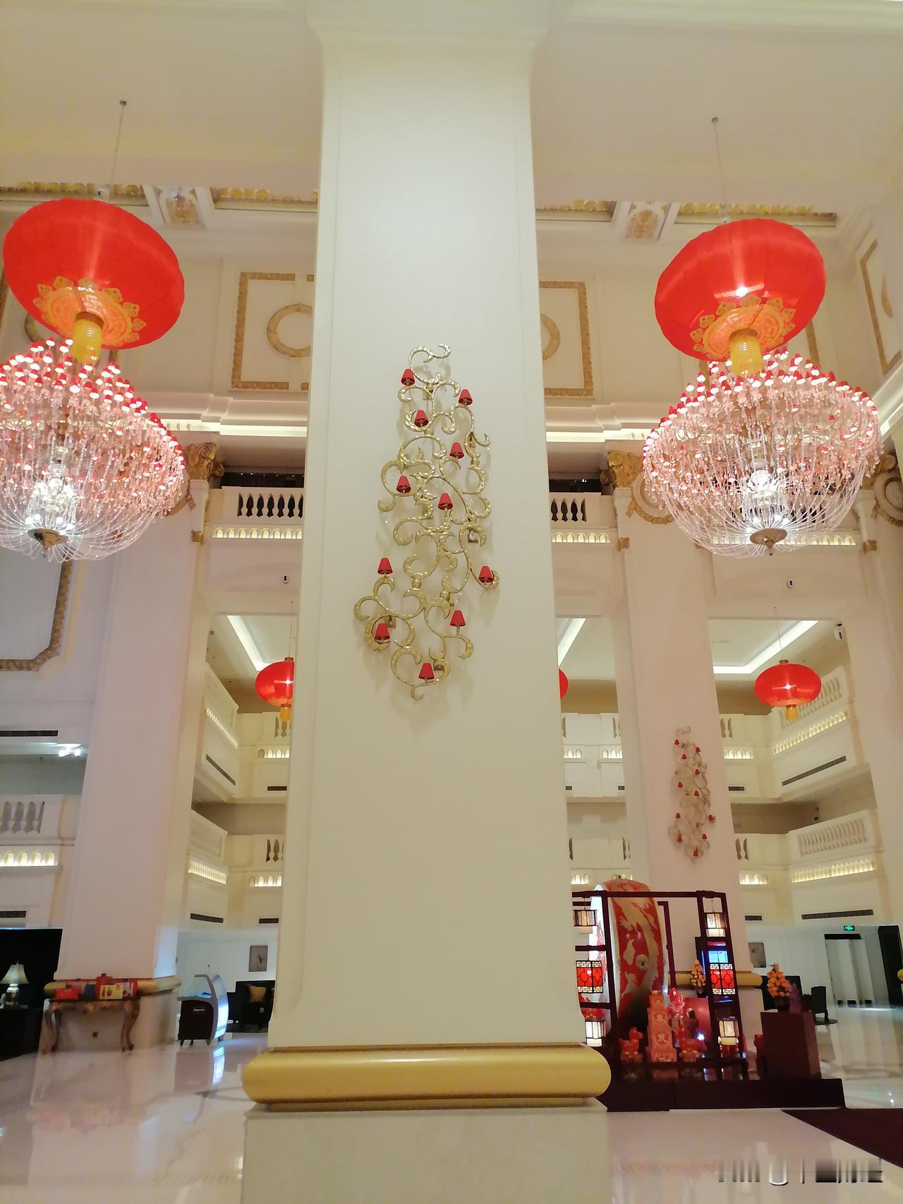 中华优秀传统文化中的义利观与务实精神，为中国特色现代金融体系建设提供了深厚根基。