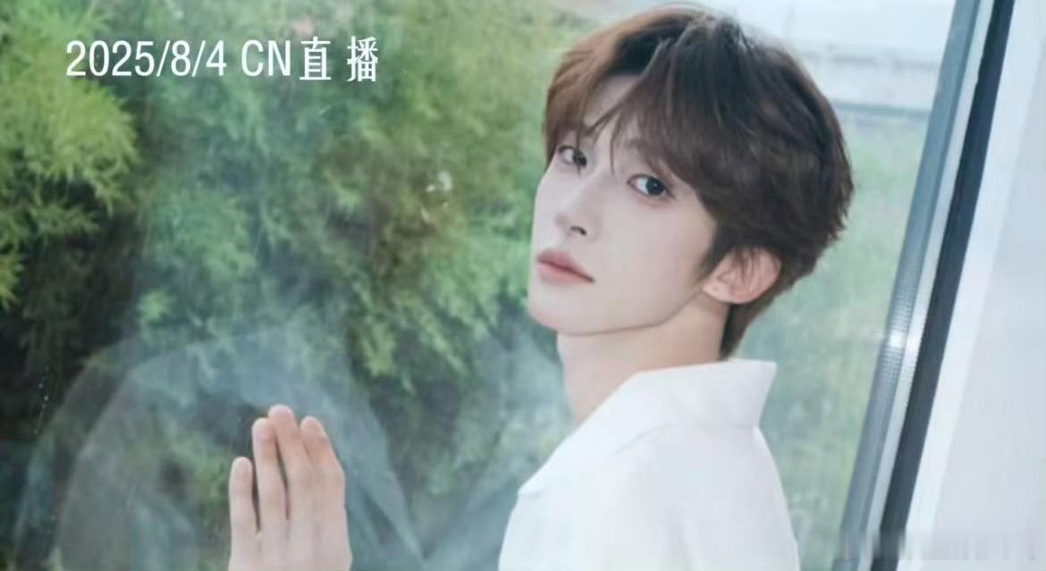 杜华往那一站自带拉票效果杜华人还怪好的 录制现场杜华全程在线应援，单单站在台下就
