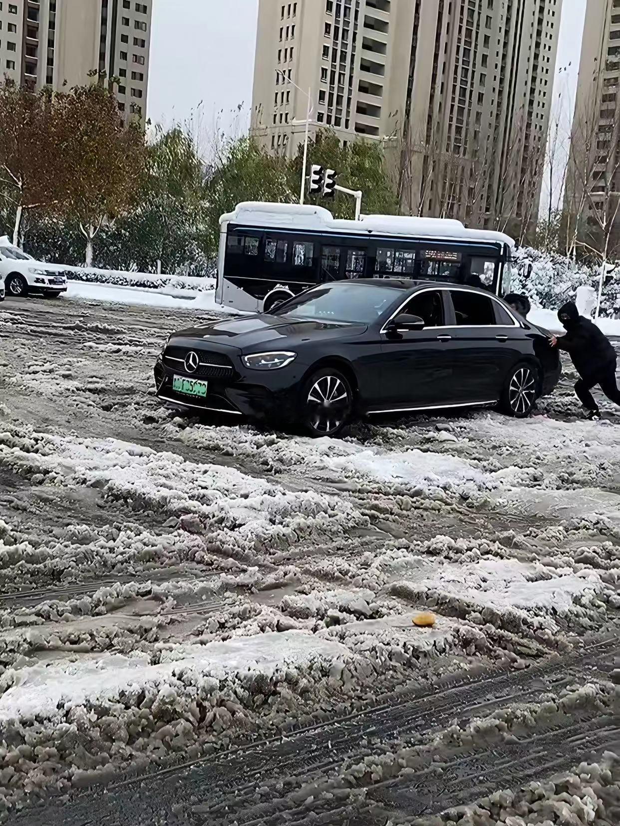 冰雪路面开绿牌后驱车~~~您如何评价啊？？？ 海阔试车超话 ​​​