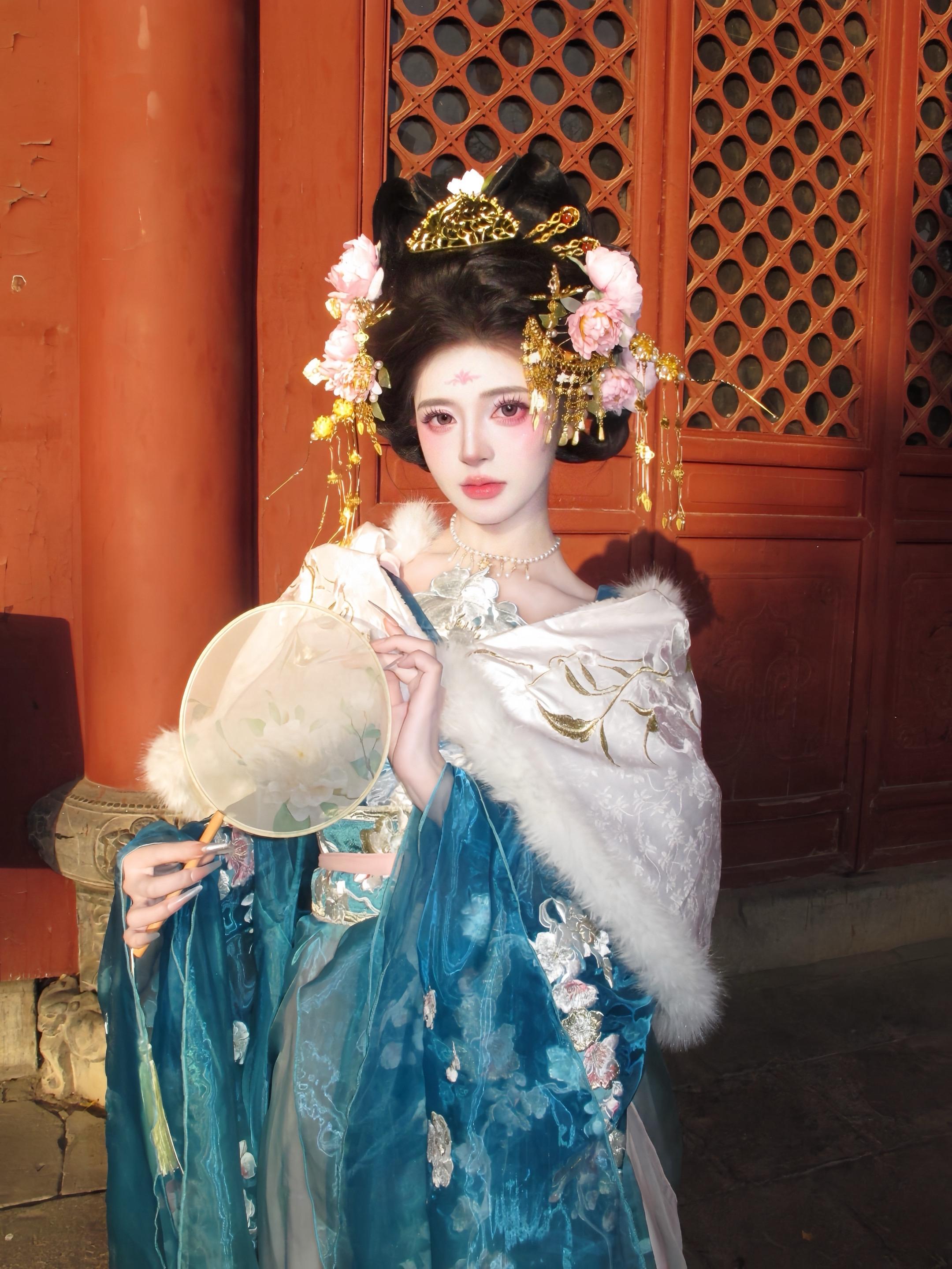 你像一场大雨 淋湿我的眼睛。