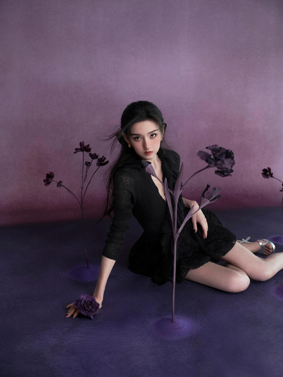 细腿 + 绝美容颜，宋祖儿这配置真的赢麻了！ 