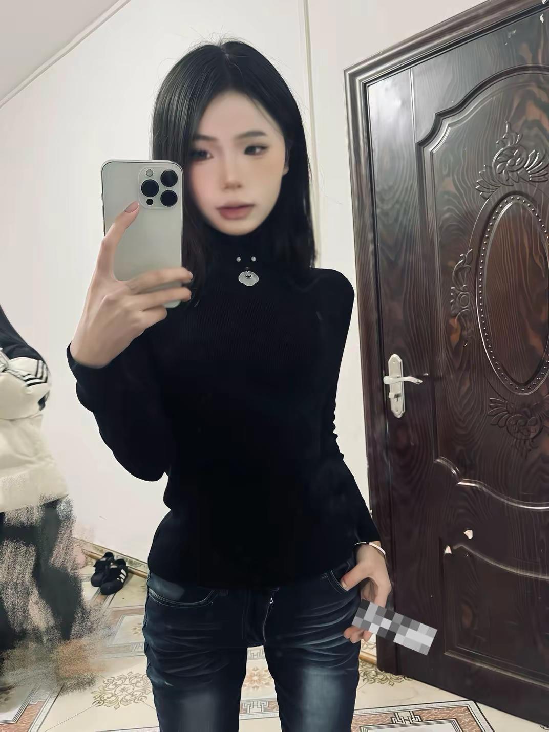 只有两种女人最开心 没结婚的女人和离了婚的女人  总结就是单身的女人