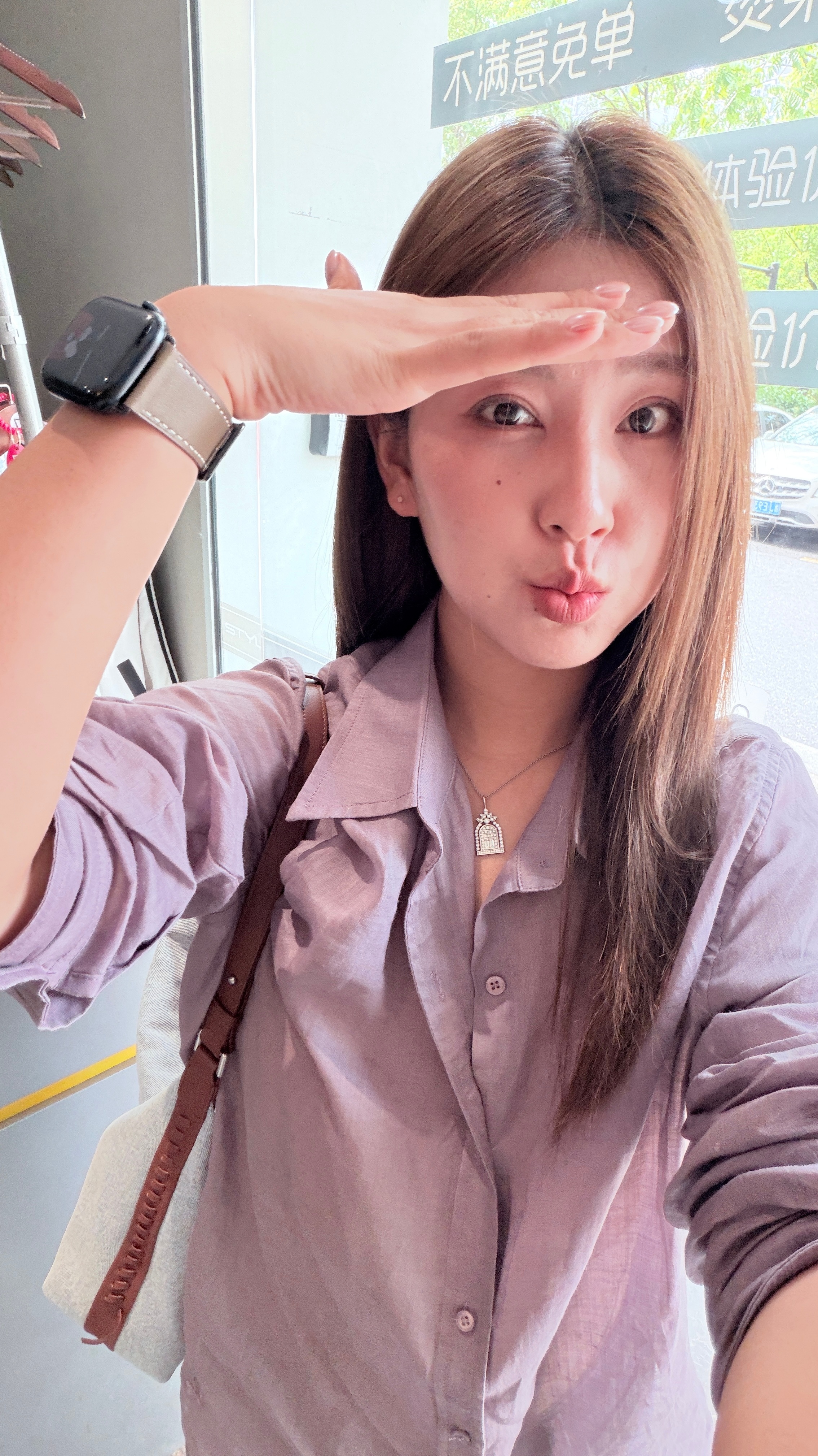 和我女儿陪大h去拍摄了 