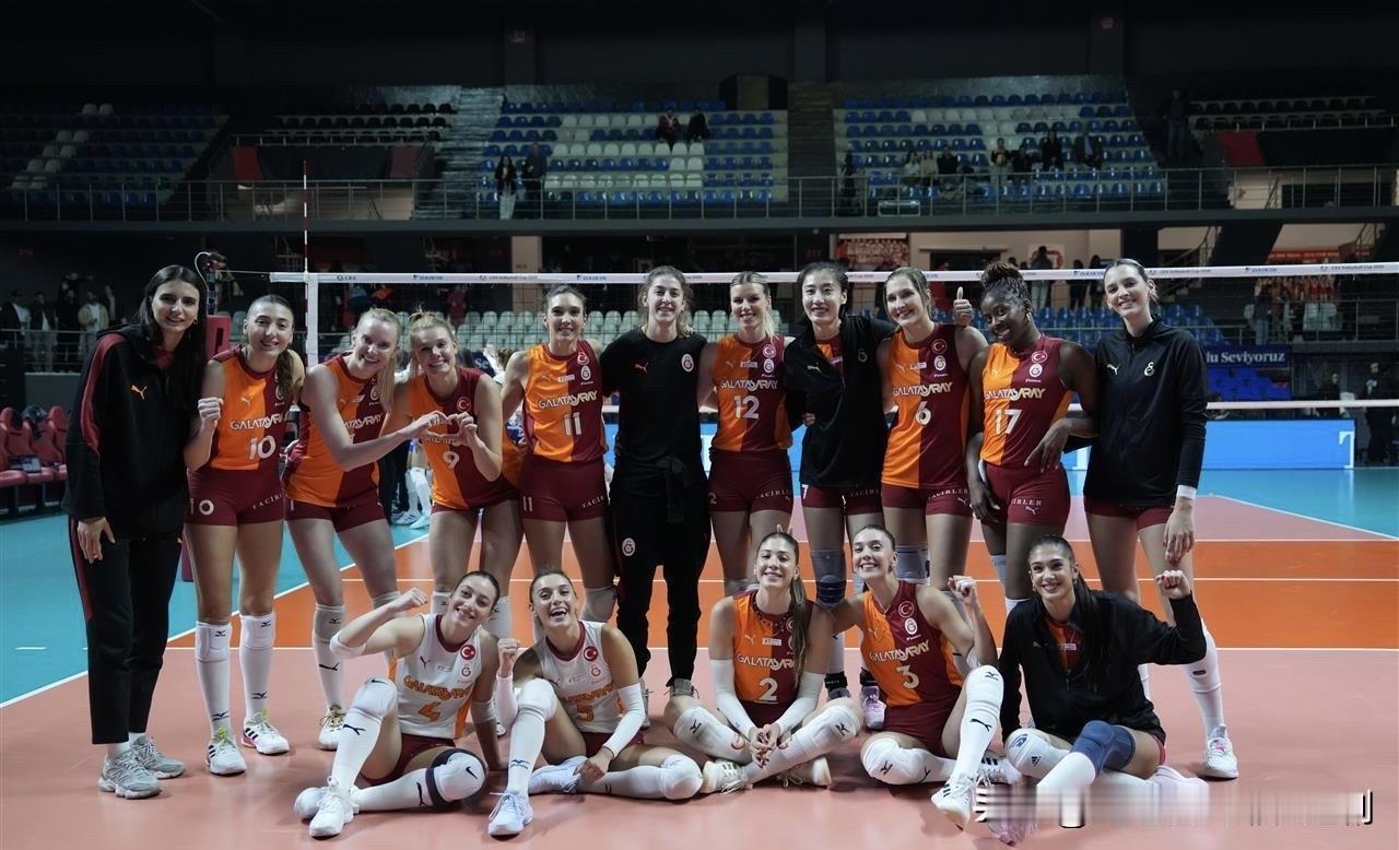 2025-2026赛季女排欧联杯1/16决赛次回合，土耳其🇹🇷加拉塔萨雷3-