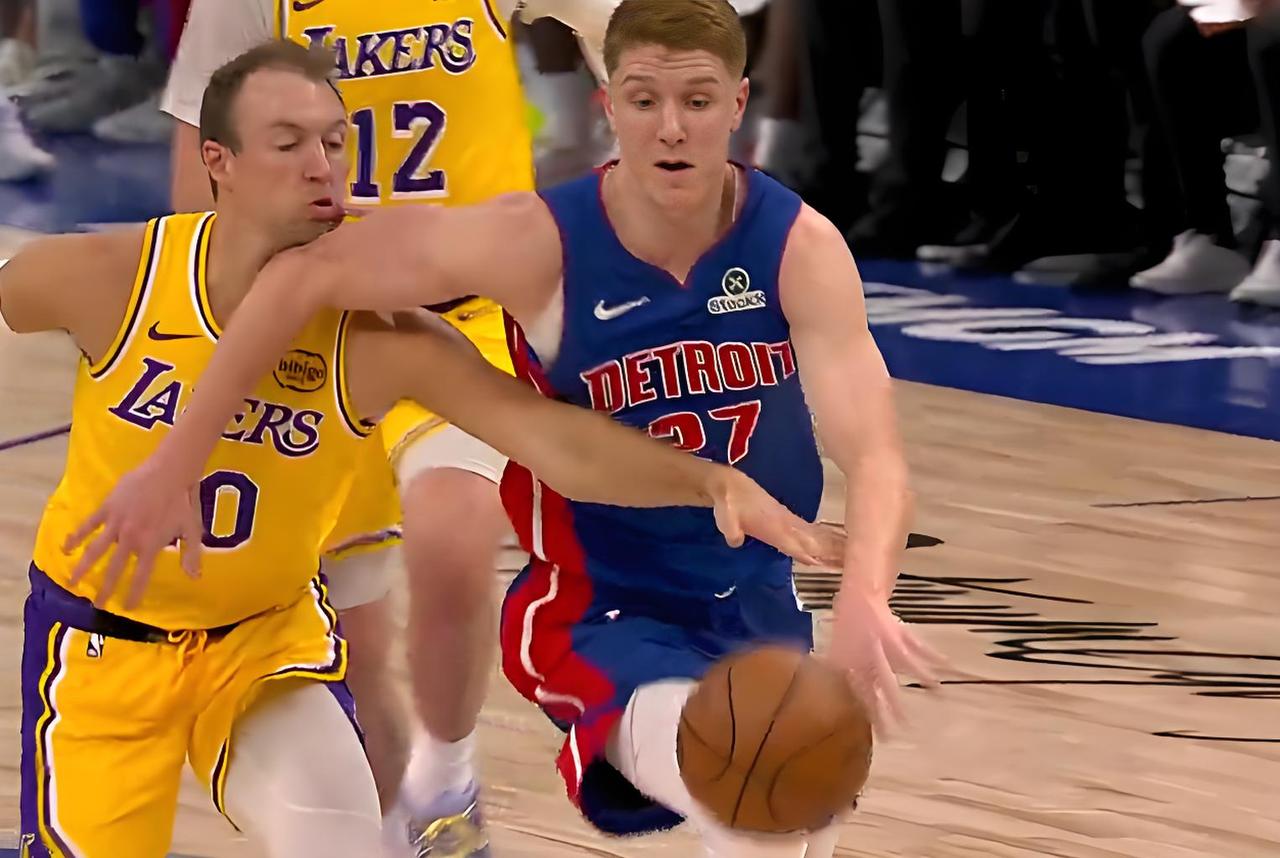 出来混迟早要还的，湖人肯纳德被赫尔特肘击下巴，遭到裁判的无视！

今天早晨7点开