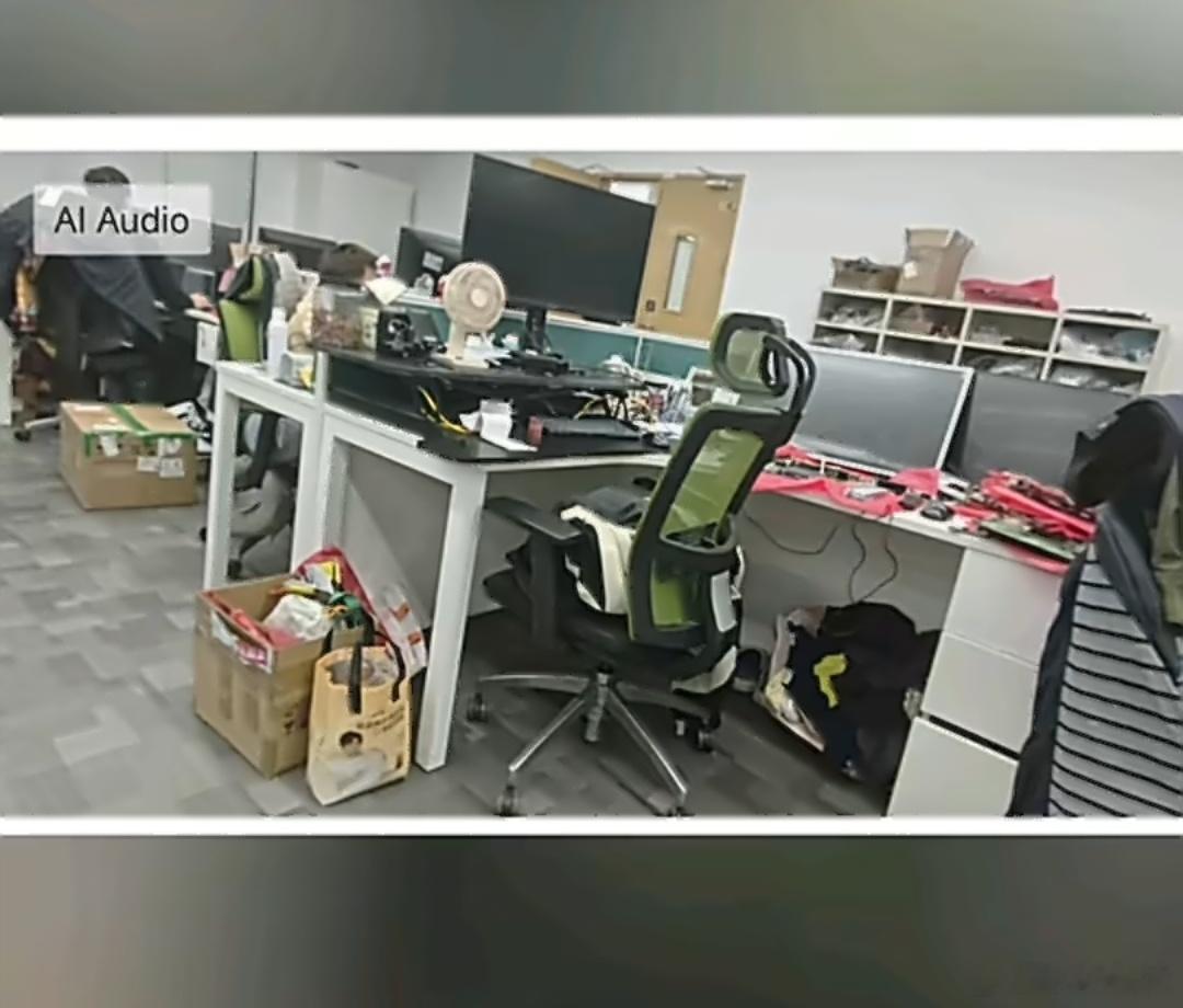 32岁程序员猝死抢救仍被拉入工作群我前几天还刷到说睡觉了就不要喊吃饭因为现在没有