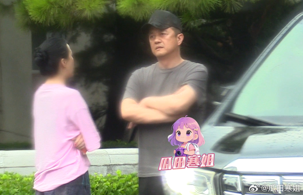 李亚鹏口碑逆转好有松弛感李亚鹏的口碑彻底逆转了呀。李亚鹏用餐结束后，和朋友一起站