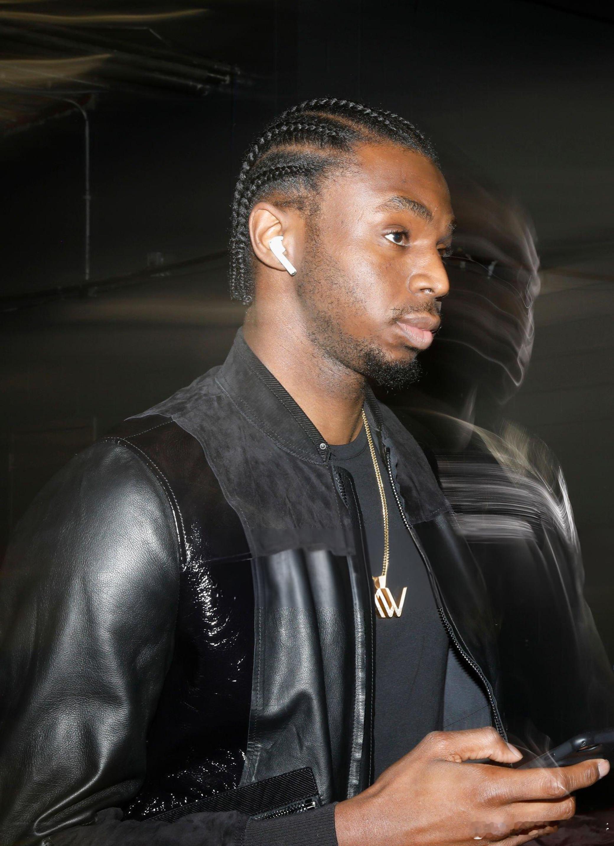 【旧图回顾】2018年季后赛首轮，森林狼对阵火箭G5维金斯赛前出场照[照相机][