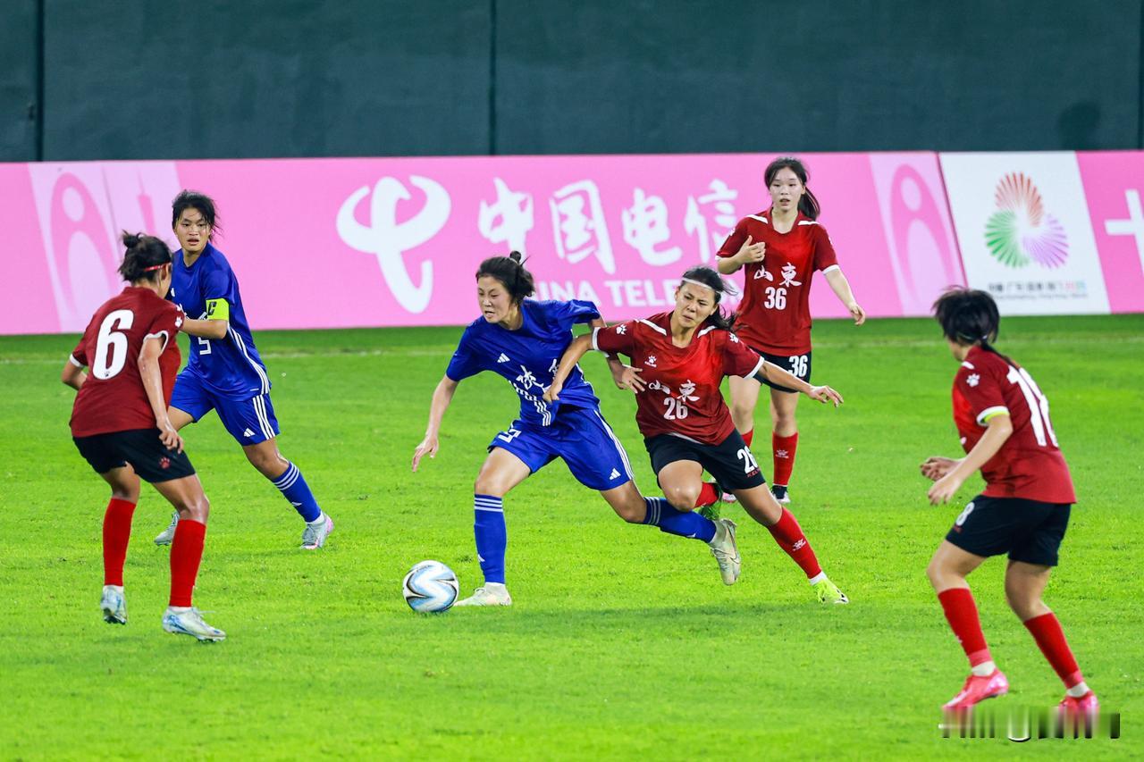 6月6日晚上，第十五届全运会足球项目女子16岁以下组比赛1—8名排位赛在越秀山体