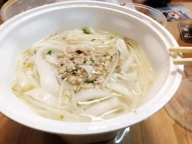 很多人每天吃的主食都是大米白面，年复一年不变。殊不知，长期单一主食可能会让身体营