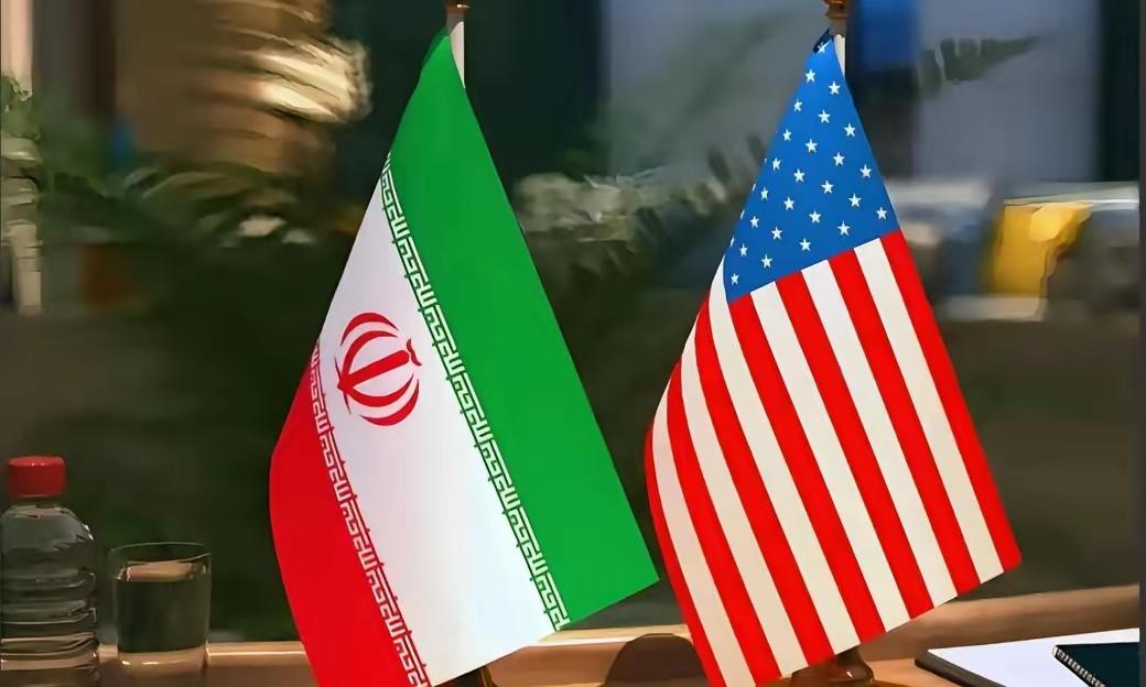 美国这回算是被伊朗狠狠上了一课，脸都快被打肿了。就在副总统万斯带着中东问题特使威