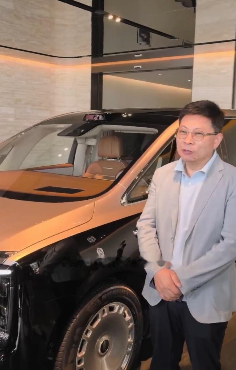【高端用户的终极之车：华为余承东透露鸿蒙智行尊界 SUV 非常非常高端，价格上也