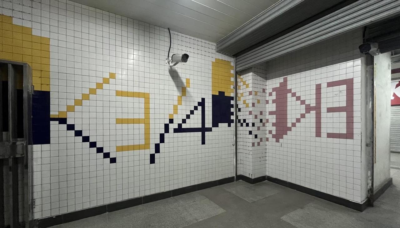 这导视有点抽象了
金沙江路站在改造，三四号线换乘十三号线看到这导视有点抽象了[笑