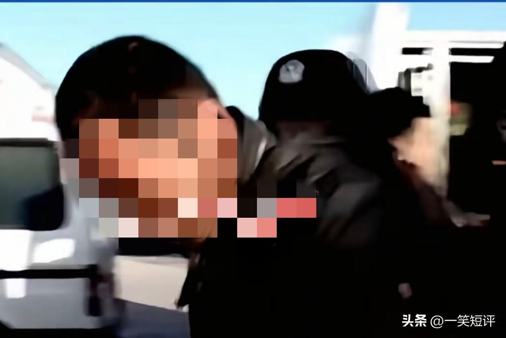 【人已被抓，🈶几问】
在网上对自费收集日军侵华罪证，并捐赠给国家的初中生进行“