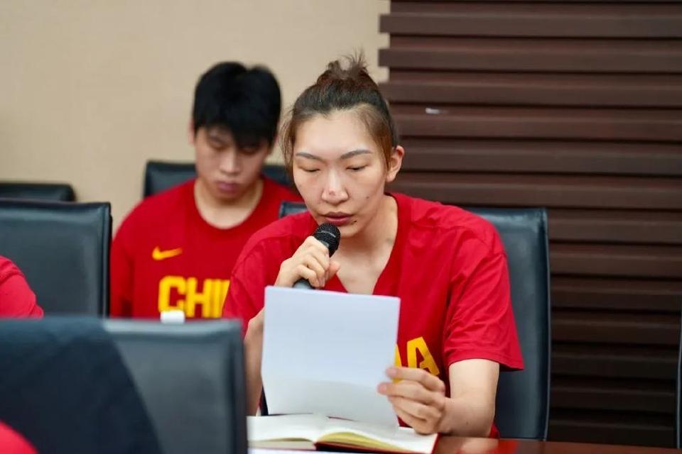 若中国女篮十二人名单中的新人超过8位，那么本届亚洲杯卫冕的可能性只有30%左右！