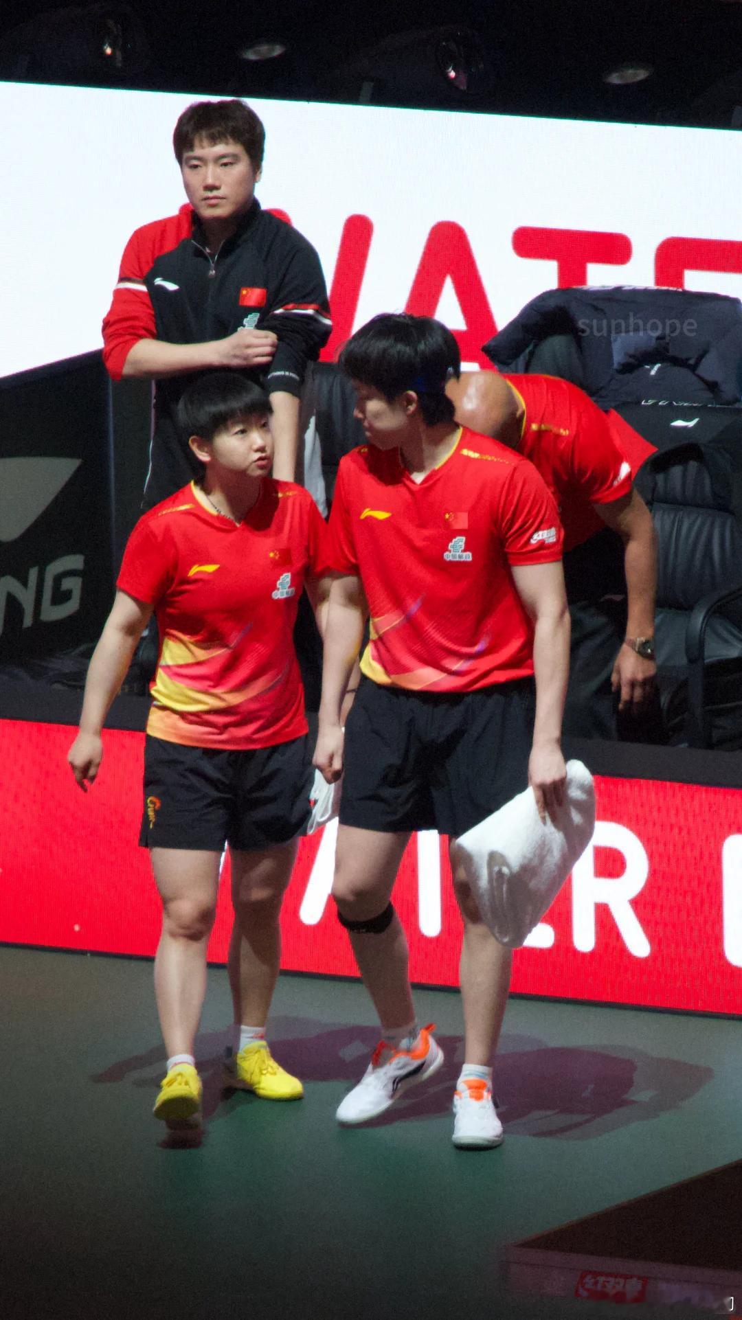 哈哈哈是有点为难头头啦