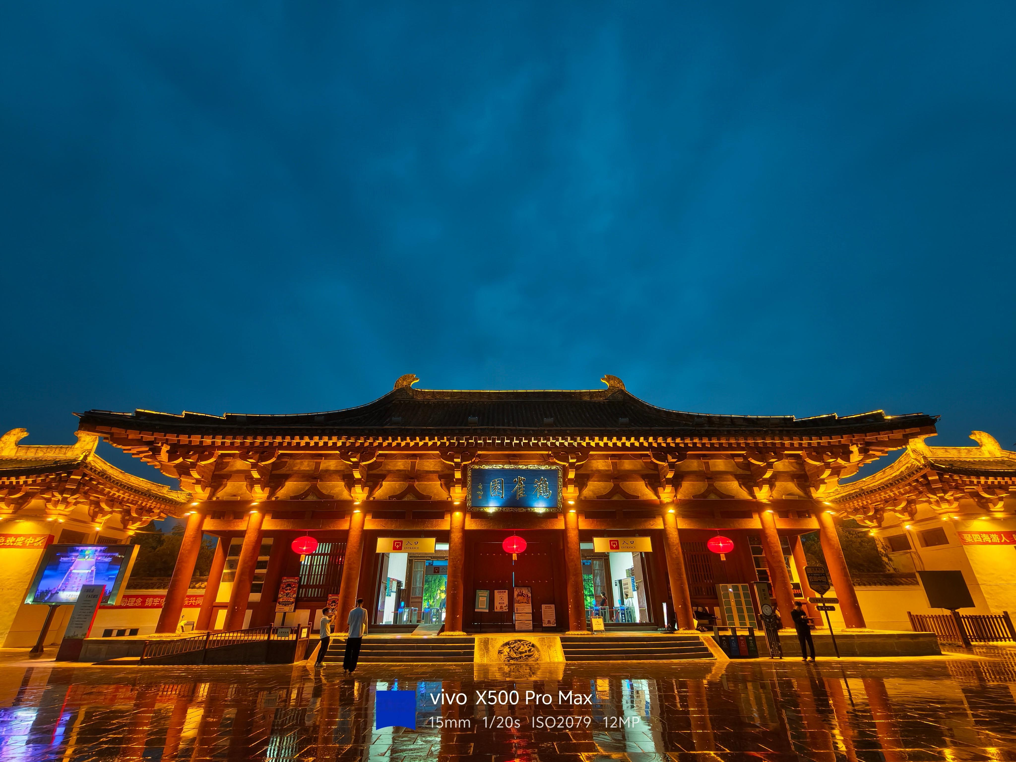 全新第四代博越L在鹳雀楼焕新上市，向着燃油+HEV双市场冲击双冠王，一共9个版型