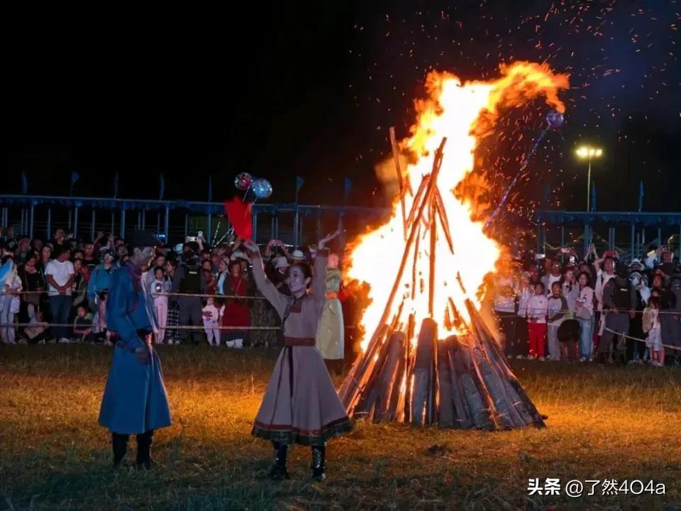 晒图笔记大赛历经岁月沉淀，依然初心滚烫，那份对音乐纯粹的热爱透过歌声传递，令人动