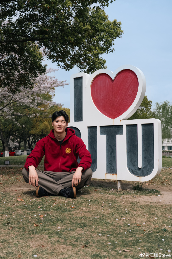 汪顺的健康生活小贴士 世界卫生日跟着一起健康生活！“健康生活，从点滴做起。多喝水