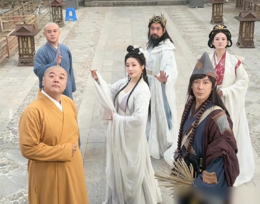 这下丢人丢大发了！

全国人民都知道了，最近不是活佛济公又开始拍了嘛。有网友在评