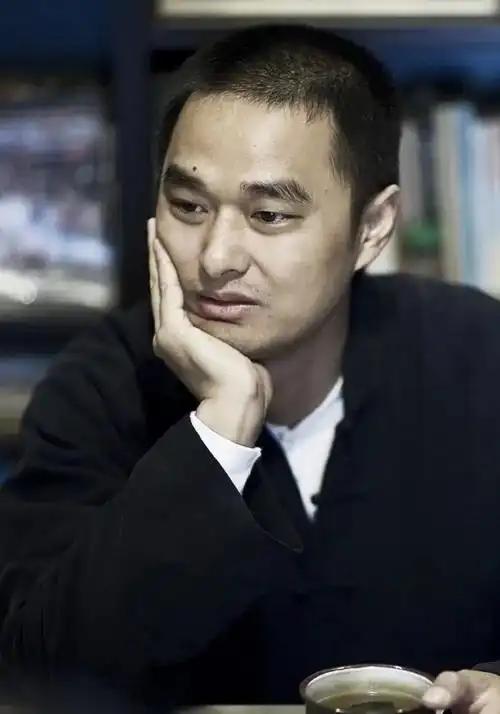 冯唐晚年真言爆火：人生下半场，别再指望养儿防老。

2026年9月，医学博士、作