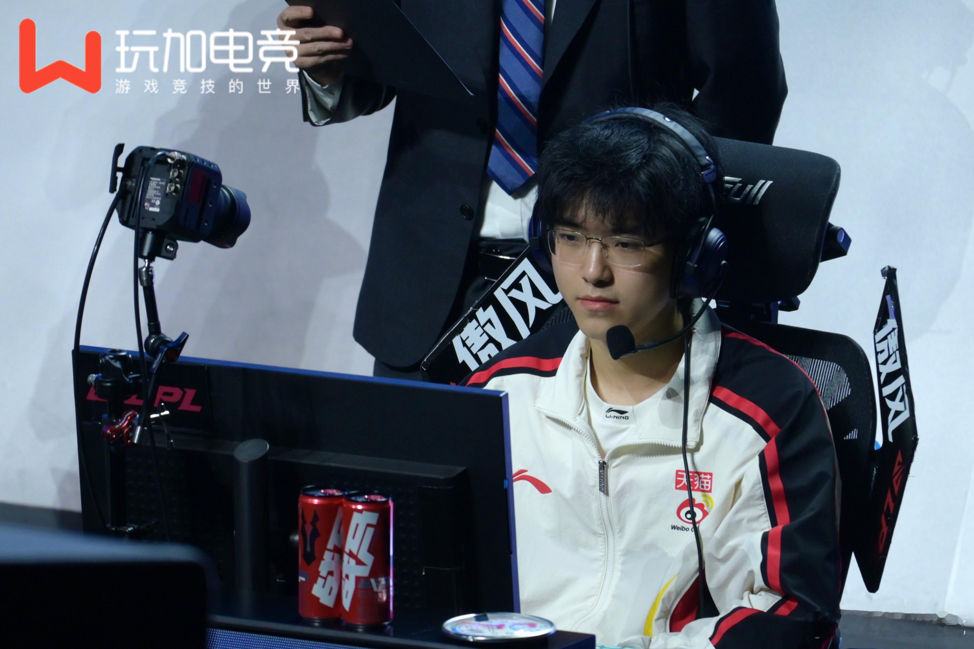 请问你丢的是金卡、银卡还是______？😋wbg对战nip先下一城李世石fak